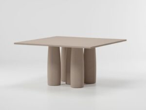 Quadratischer Tisch aus Stein | Kettal | Il Colonnato