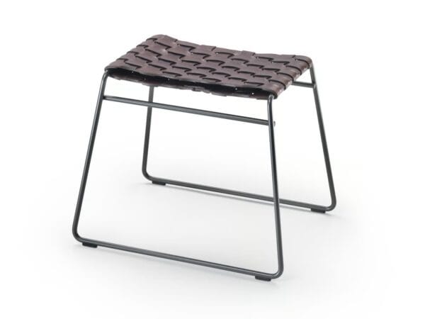 Hocker aus gegerbtem Leder mit Kufengestell | Flexform | Mate
