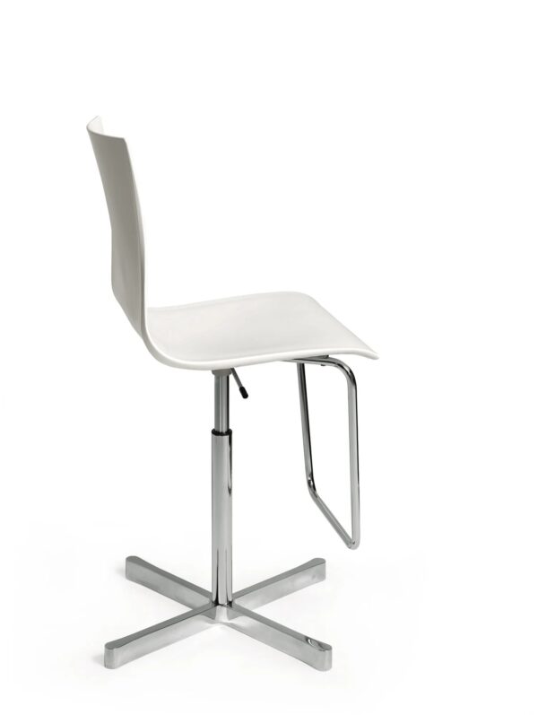 Drehhocker Speichen- Hocker aus Acryl mit Rückenlehne | Desalto - Image 4