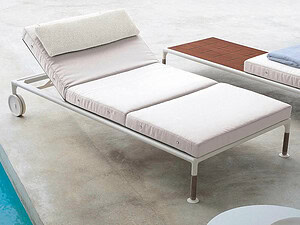 Verstellbarer Gartenliege aus Stoff mit Rollen | B&B Italia Outdoor | SPRINGTIME